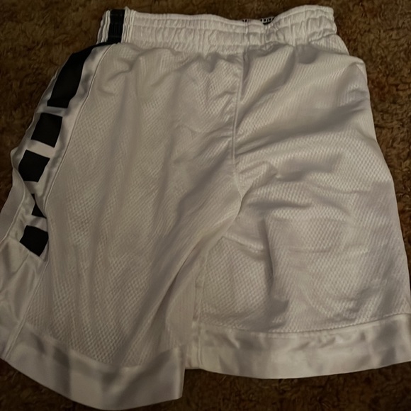 Nike shorts kid m red black brand new - Picture 2 of 3